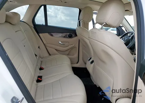 2019 Mercedes-Benz Glc 300 z USA, uszkodzony, nr VIN WDC0G4JB1KV127679